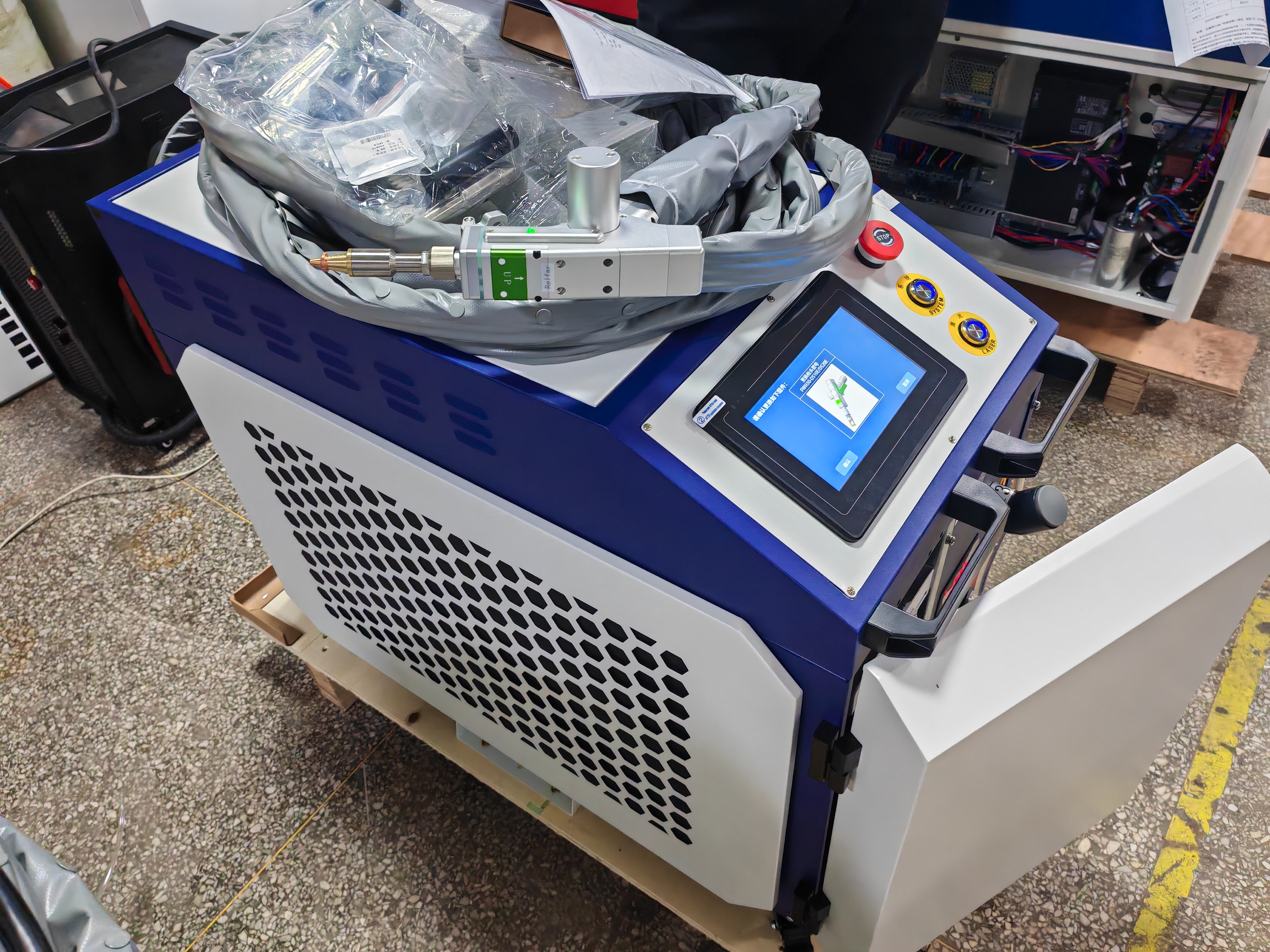 Portable 4-in-1 Industrial-Gra - Industrial Grade Laser Welder のレビューと価格